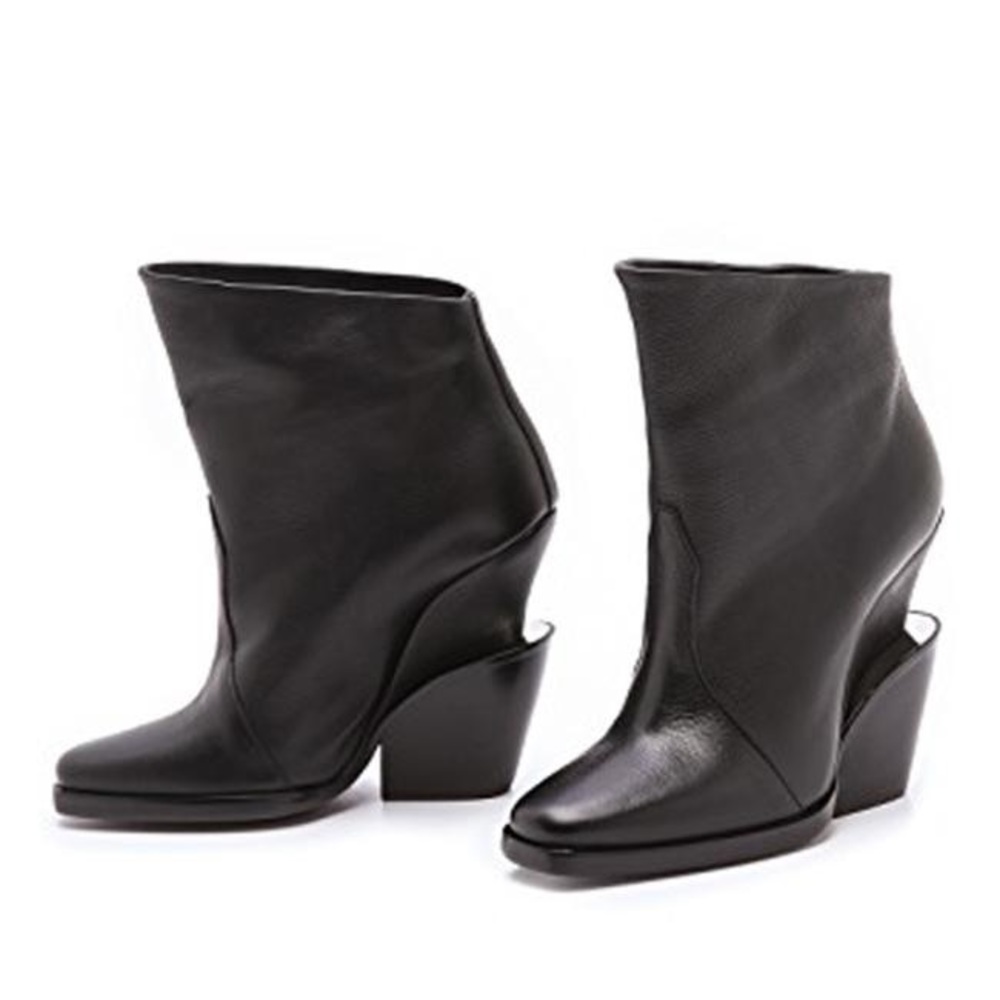 ✨ THEYSKENS' THEORY Black Metal Leather Booties